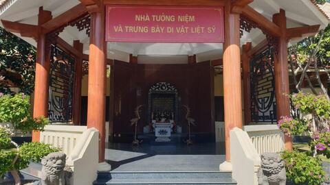Nhà Tưởng Niệm – Trưng Bày Di Vật Liệt Sỹ