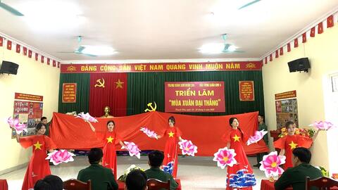 Bảo tàng Quân khu 4 phối hợp với Trung đoàn 3, Sư đoàn 324 tổ chức triển lãm lưu động “Mùa xuân đại thắng”