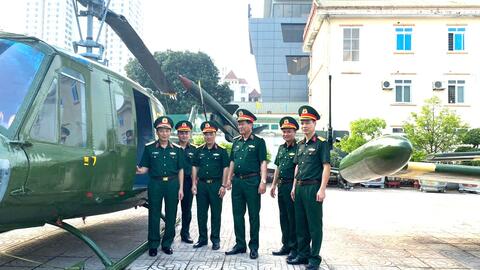 Thủ trưởng Bộ Tư lệnh Quân khu 4 kiểm tra 4 hiện vật mới tại Bảo tàng Quân khu
